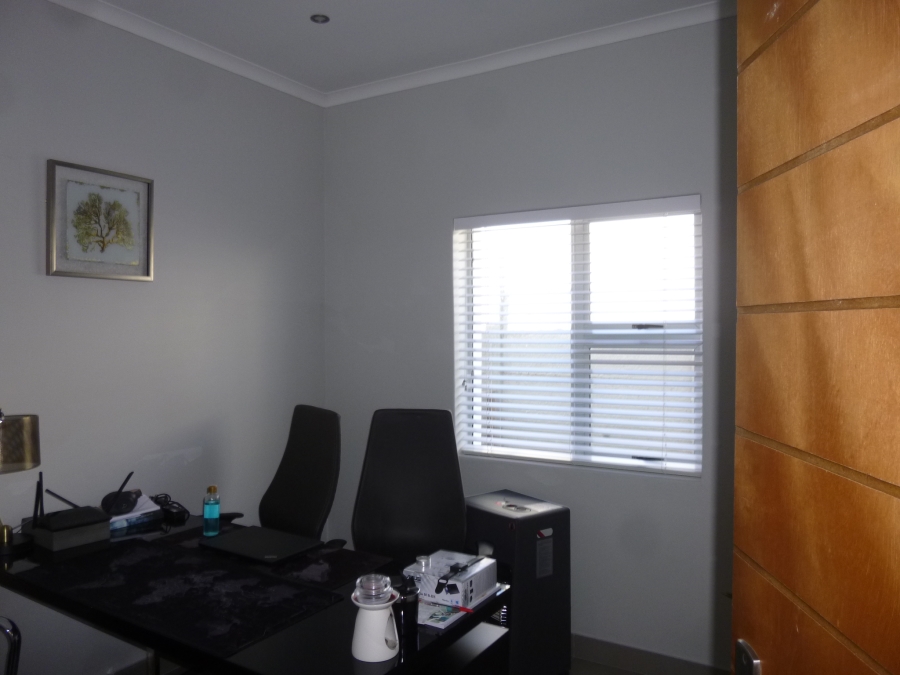 To Let 4 Bedroom Property for Rent in Parklands North Western Cape